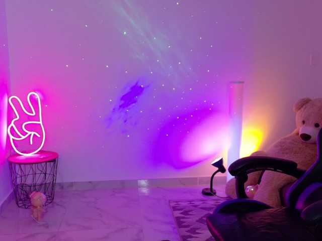 Anah10 live webcam show