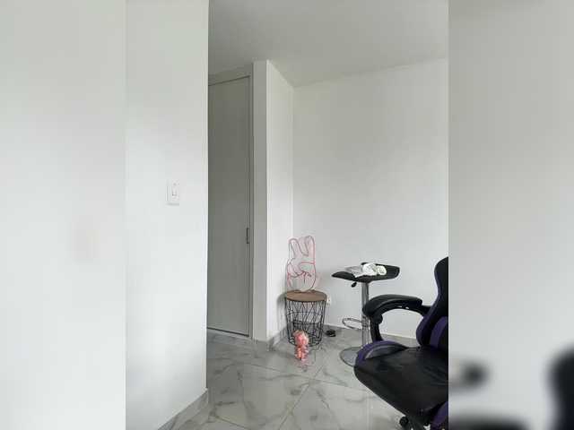 Anah10 live cam on BongaCams