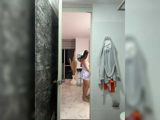 Anah10 live cam on BongaCams
