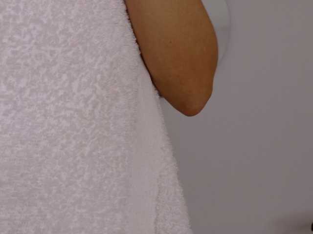 Anah10 live cam on BongaCams