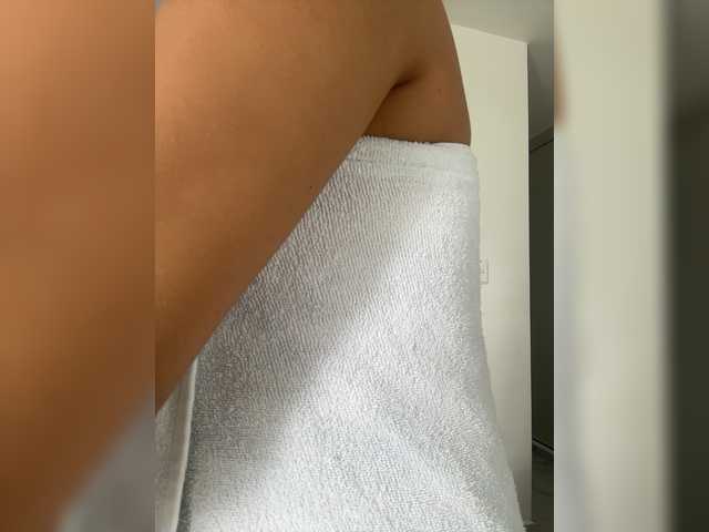 Anah10 live cam on BongaCams
