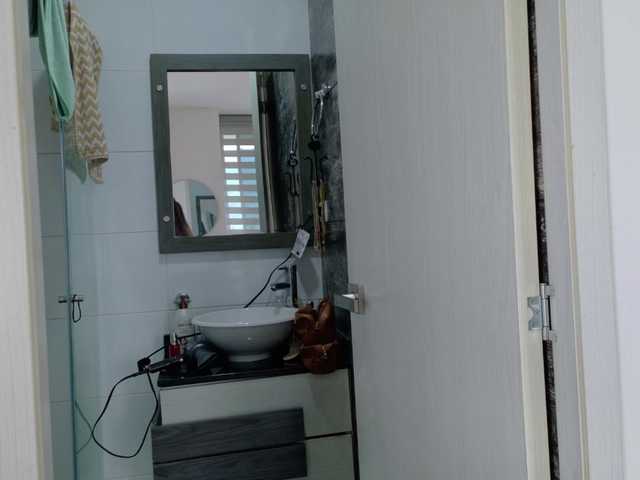 Anah10 live cam on BongaCams