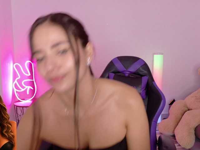 Anhika live webcam show