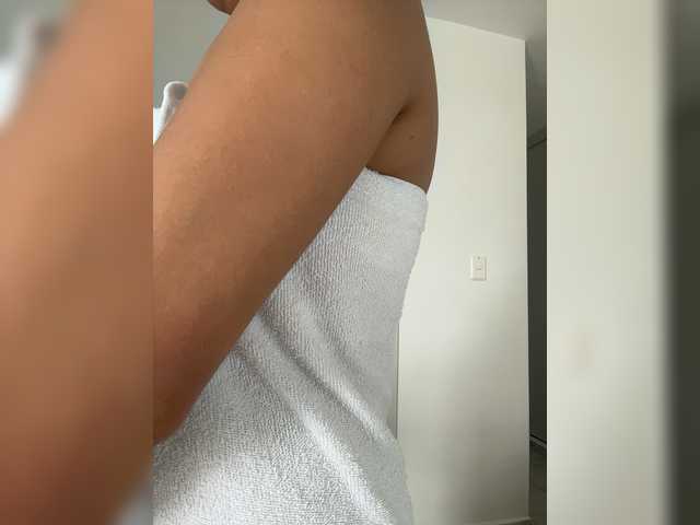 Anah10 live cam on BongaCams