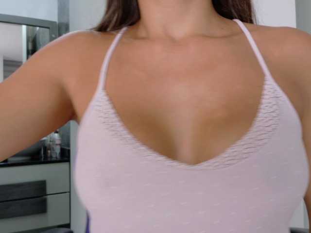 Anah10 live cam on BongaCams
