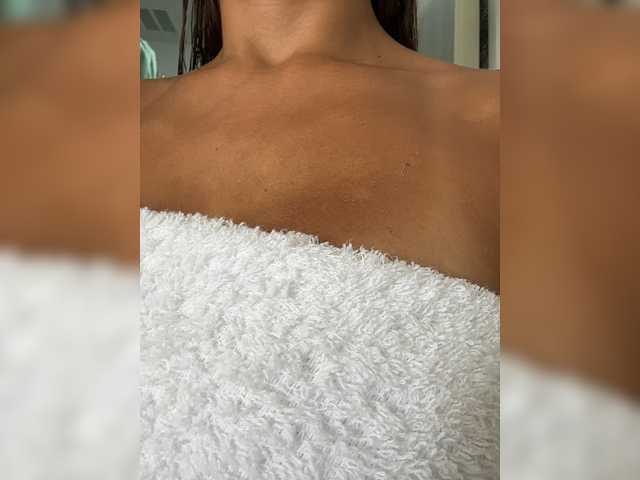 Anah10 live cam on BongaCams