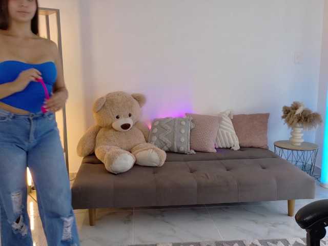 Anah10 live cam on BongaCams