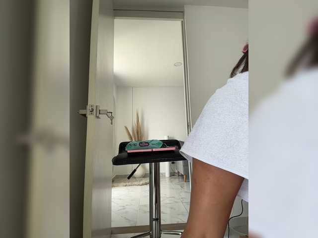Anah10 live cam on BongaCams