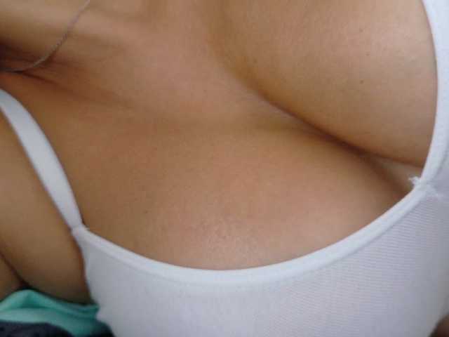 Anah10 live cam on BongaCams