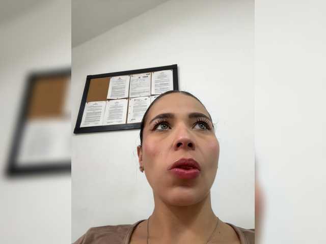 Anah10 live cam on BongaCams