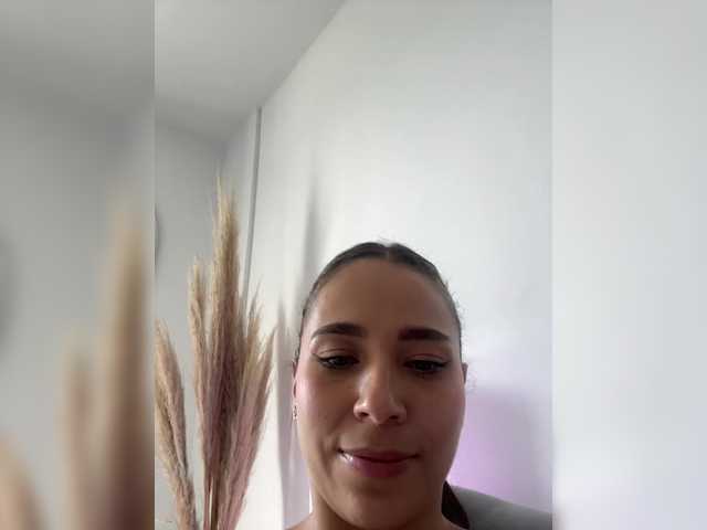 Anhika live webcam show