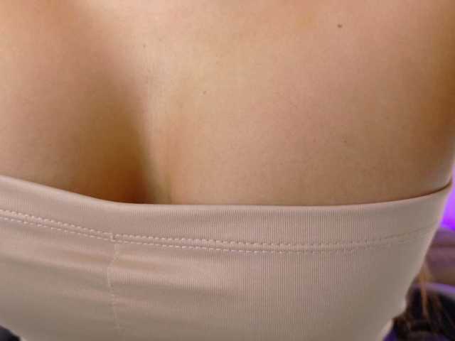 Anah10 live cam on BongaCams
