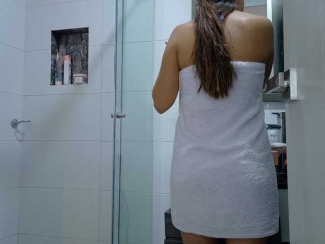 Anah10 live cam on BongaCams