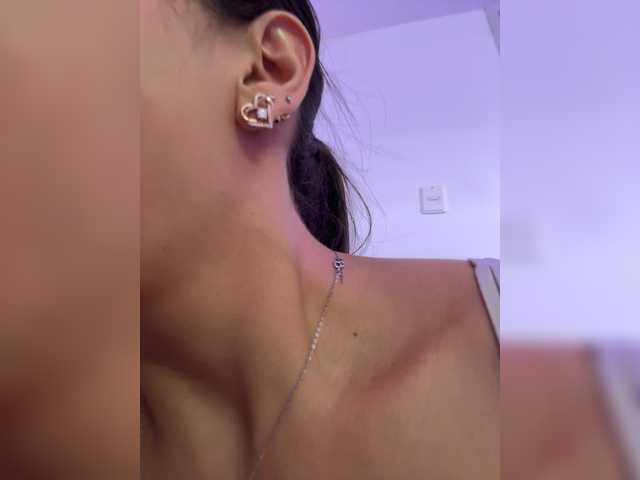 Anah10 live cam on BongaCams