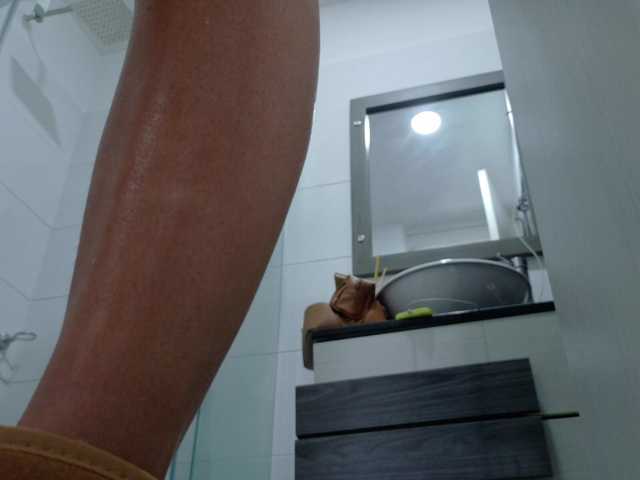 Anah10 live cam on BongaCams