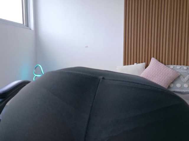 Anah10's BongaCams show and profile