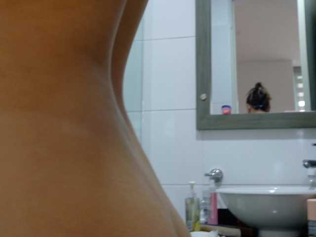 Anah10 live cam on BongaCams
