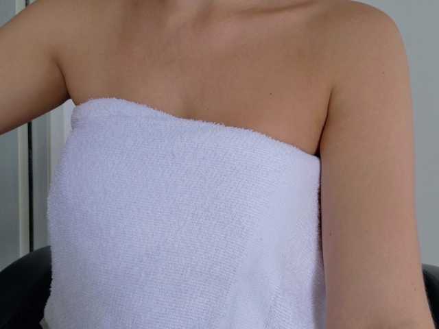 Anah10 live cam on BongaCams