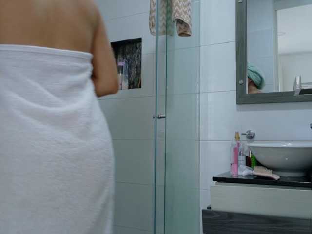 Anah10 live cam on BongaCams