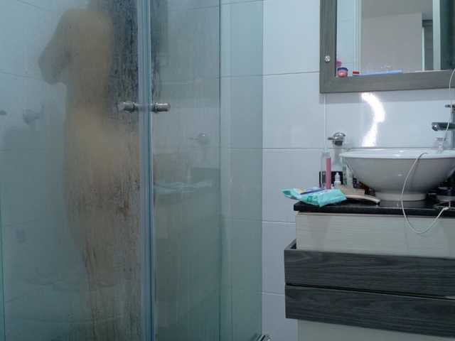 Anah10 live cam on BongaCams