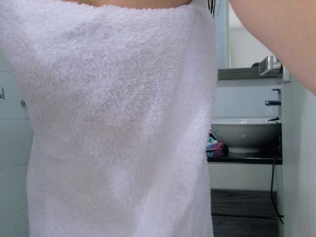 Anah10 live cam on BongaCams