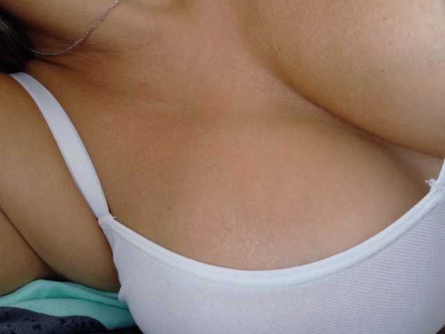 Anah10 live cam on BongaCams