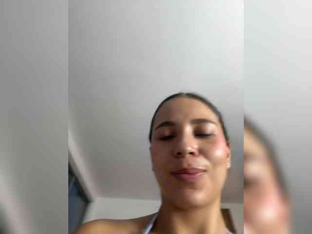 Anhika webcam