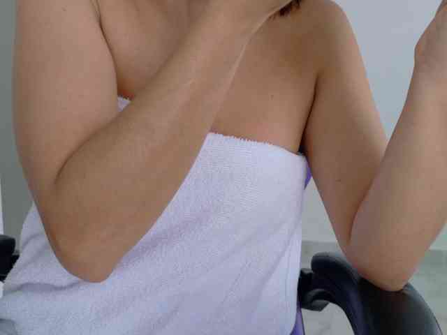 Anhika webcam
