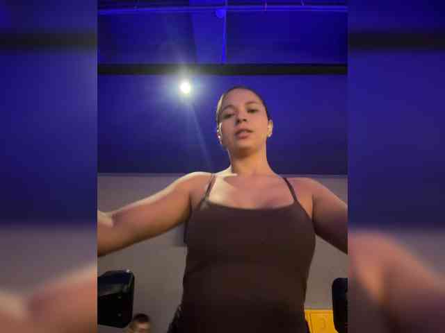 Anhika webcam