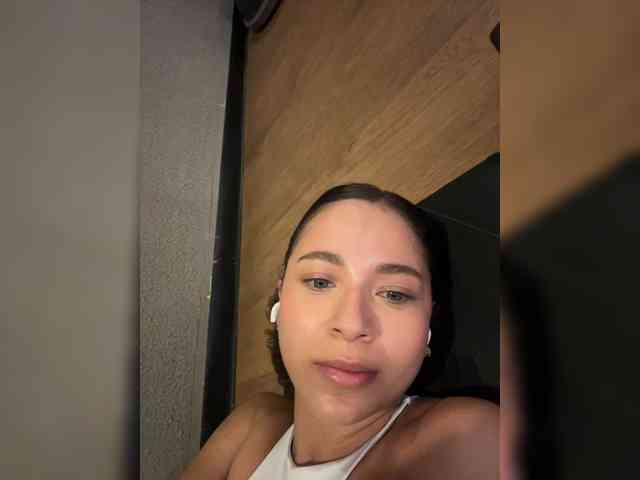 Anhika webcam