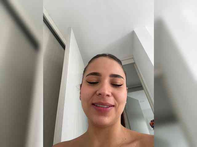 anhika's live room