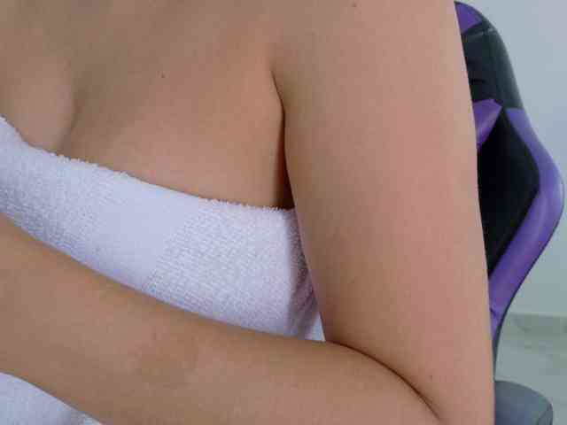 Anhika webcam