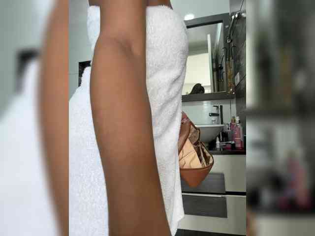 Anhika webcam