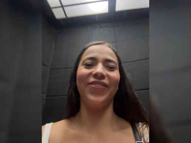 Anhika webcam