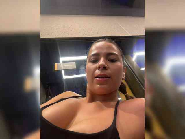 Anhika webcam