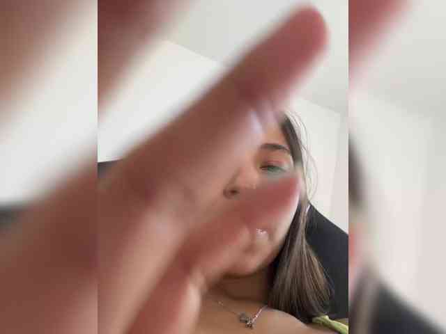 Anhika webcam
