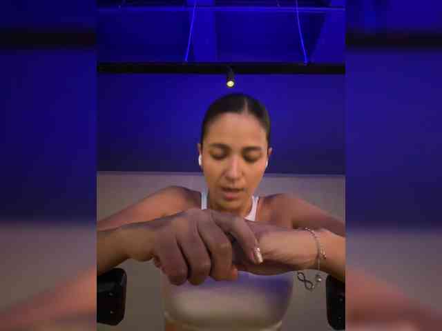 Anhika webcam