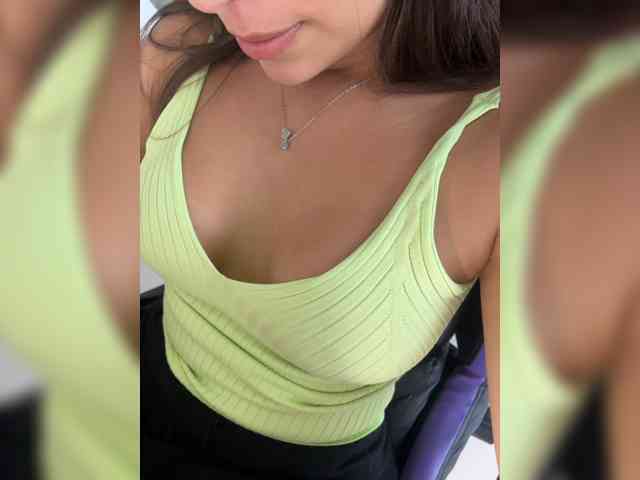Anhika webcam