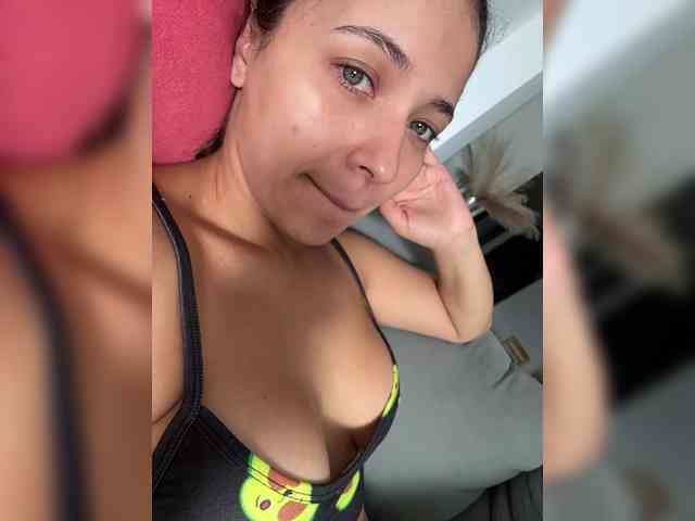 Anhika webcam
