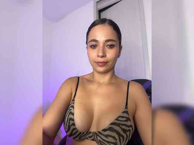 Anhika webcam