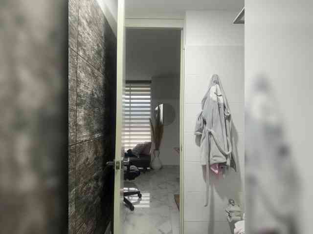 Anhika webcam