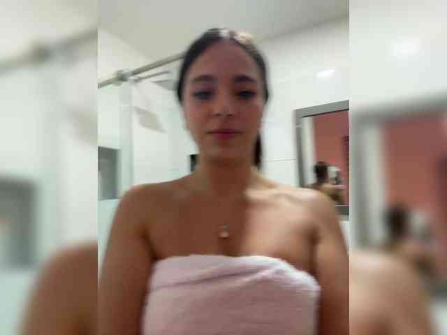 Anhika webcam