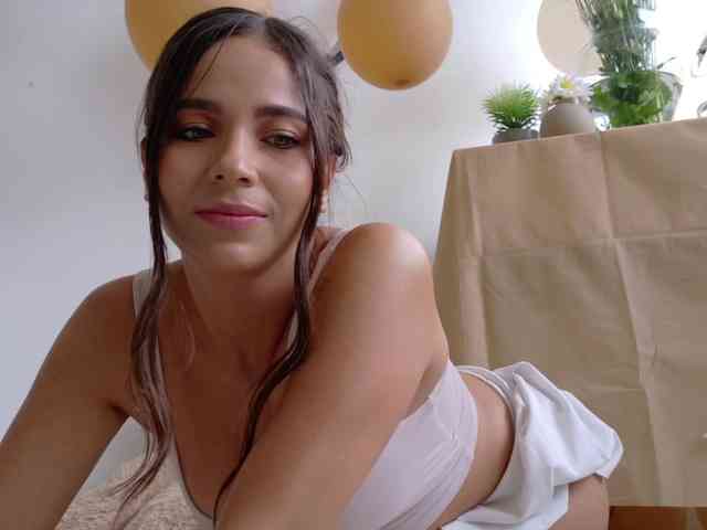 Modelo: Anhika