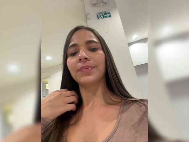 Anhika webcam