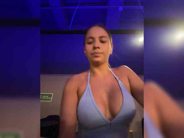 Anhika webcam