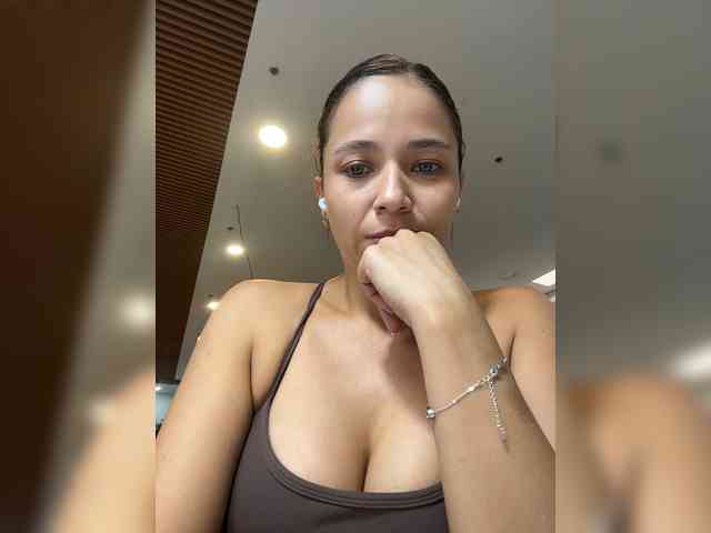 Anhika webcam