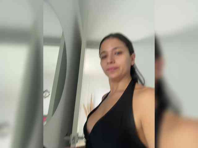Anhika webcam
