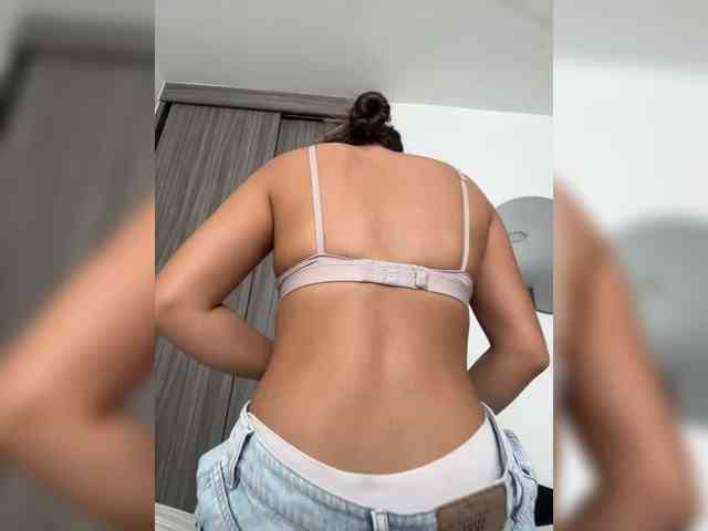 Anhika webcam