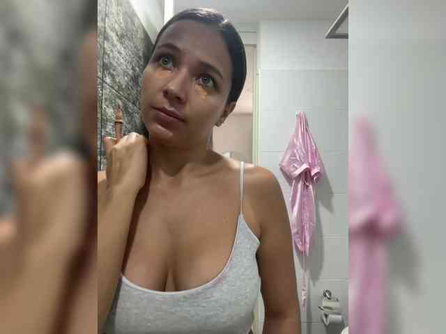 Anhika webcam