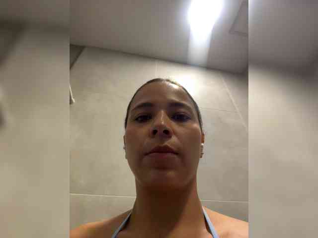 Anhika webcam